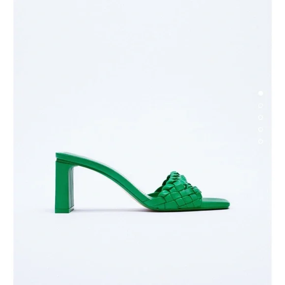 Zara trendy green sandals - Picture 2 of 4